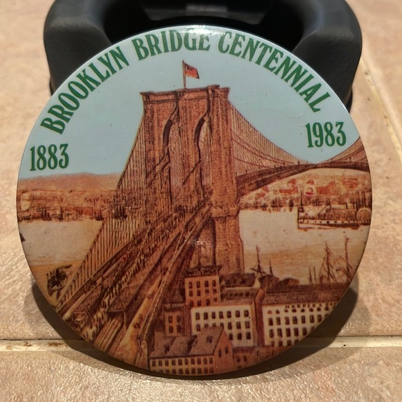 Vintage 1983 Brooklyn Bridge Centennial button - Picture 1 of 2